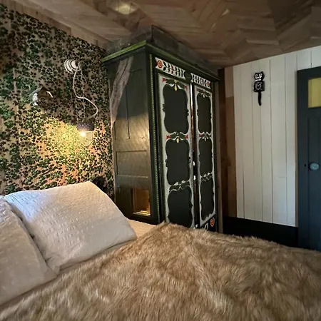 Au Lit On Dort - Logis De Village